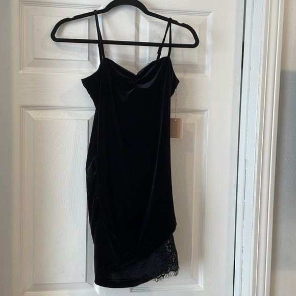 Forever 21 Black Lace Mini Regular Fit A Line Dress - Picture 5 of 9